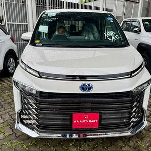 Toyota Voxy S-Z 7 Seater Safety 2024 - Image 3