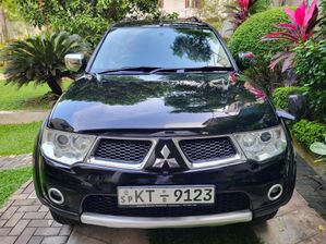 Mitsubishi Montero sport 2012