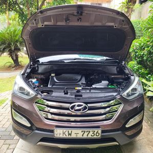 Hyundai Santa Fe highest version 2013 - Image 3