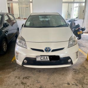 Toyota Prius 3rd Generation 2014 - Image 2
