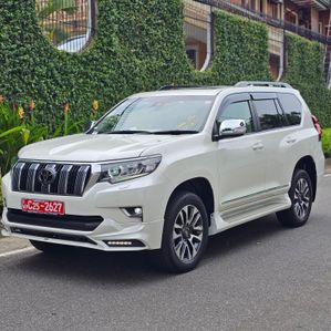 Toyota Land Cruiser Prado TRD 2023 - Image 2