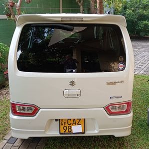 Suzuki Wagon R FZ Premium 2018 - Image 3