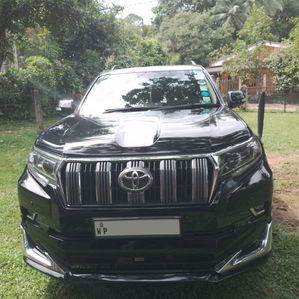 Toyota Land Cruiser Prado 150 TRJ 2010 - Image 2