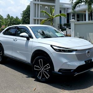 Honda Vezel Z Premium 2024 - Image 2