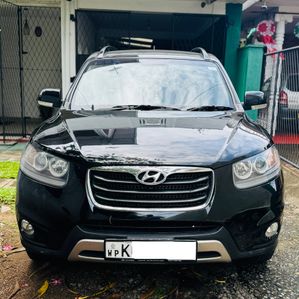 Hyundai Santa Fe 2011 - Image 2