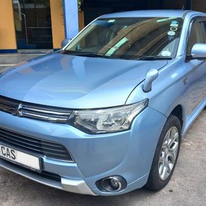 Mitsubishi Outlander PHEV 2014 - Image 2