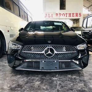 Mercedes Benz CLA 180 2023 - Image 2