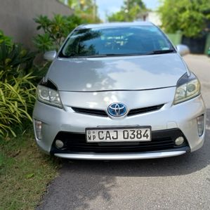 Toyota Prius 3rd Generation 2012 - Image 2