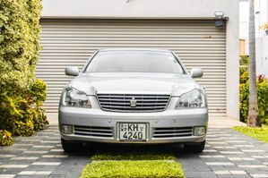 Toyota Crown 2004