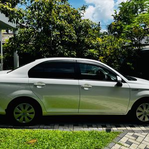 Toyota Axio Hybrid 2015 - Image 2