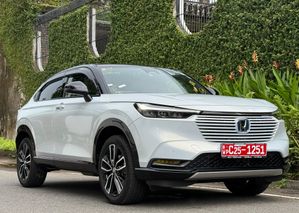 Honda Vezel Z Play E:Hev 2023