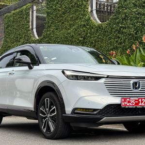 Honda Vezel Z Play E:Hev 2023 - Image 2