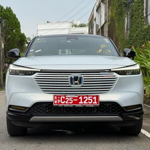 Honda Vezel Z Play E:Hev 2023 - Image 3