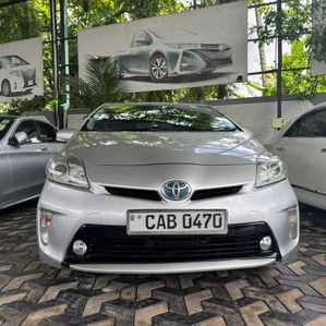 Toyota Prius 3rd generation 2013 - Image 2