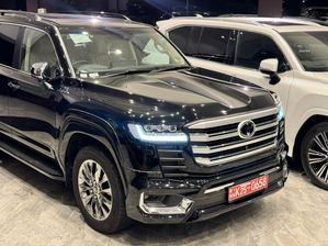 Toyota Land Cruiser Sahara LC300 BRAND NEW 2023