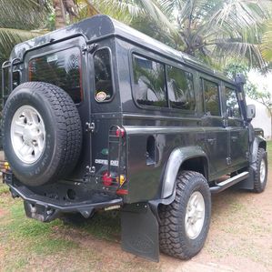Land Rover Defender 2010 - Image 3