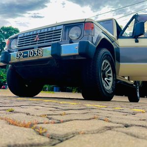 Mitsubishi Pajero Edition 1984 - Image 2