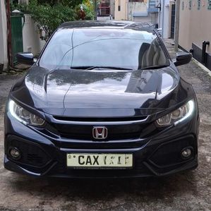 Honda Civic 2017 - Image 2