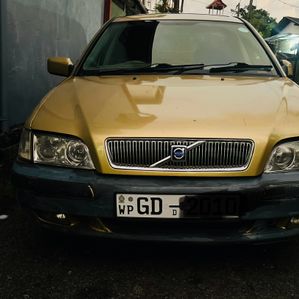 Volvo S40 Efi diesel model 2000 - Image 2
