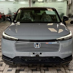 Honda Vezel Z Play Package 2024 - Image 3