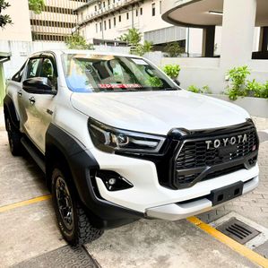 Toyota Hilux GR Sport 2025 - Image 2