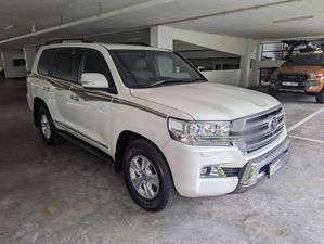 Toyota Land Cruiser Sahara V8 2015