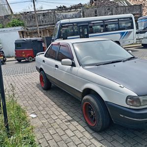 Nissan Sunny FB13 Doctor 1990 - Image 2