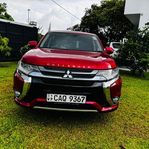 Mitsubishi Outlander PHEV G Navi 2015 - Image 3