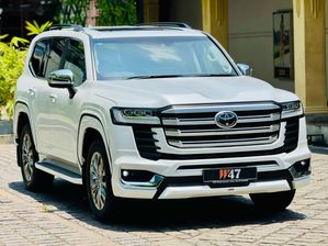 Toyota Land Cruiser Sahara LC300 ZX Highest Spc 2024