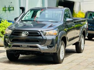 Toyota Hilux 2.8 Revo 6Fwd 4x4 BN 2025