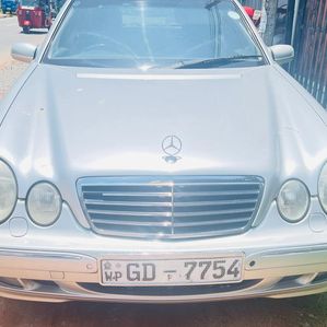 Mercedes Benz E200 Avantgarde 2000 - Image 2