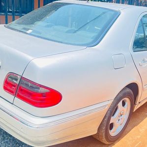Mercedes Benz E200 Avantgarde 2000 - Image 3