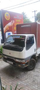 Mitsubishi 4DR 1992