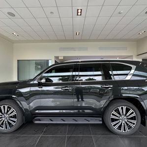 Lexus LX600 SUV 5 2024 - Image 3