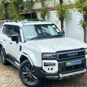 Toyota Land Cruiser Prado 250 ZX DIESEL 2024 - Image 2