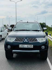 Mitsubishi Montero Sport 2012