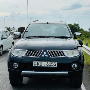 Mitsubishi Montero Sport 2012 - Image 2