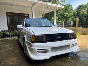 Nissan Sunny B11 1987