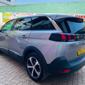 Peugeot 5008 Active 2019 - Image 2