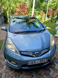 Honda Fit Shuttle 2011