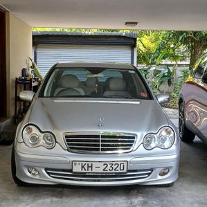 Mercedes Benz C230 2006 - Image 2