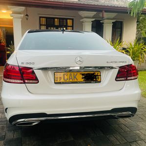 Mercedes Benz E300 Fully Loaded 2015 - Image 3