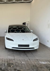 Tesla Model 3 AUS spec 2024