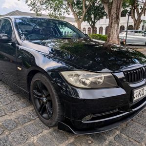 BMW 318i 2008 - Image 2