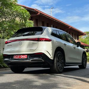 Mercedes Benz EQS 450 Business Class Edi 2024 - Image 3