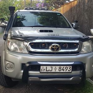 Toyota Hilux 2009 - Image 2