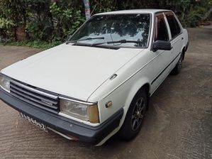 Nissan Sunny 1985