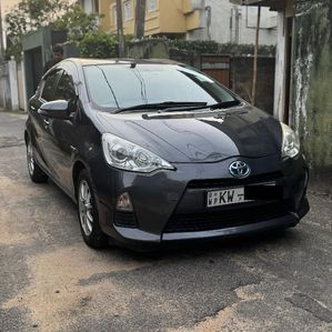 Toyota Aqua 2011 - Image 2