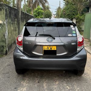 Toyota Aqua 2011 - Image 3