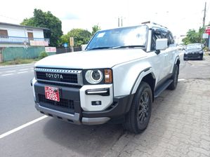 Toyota Land Cruiser Prado 250 VX 2024